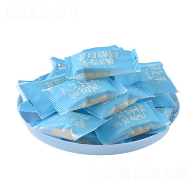 ��ˬ��Ԓѩ����ϲ�Ǹ��c(di��n)�{(l��n)ɫ